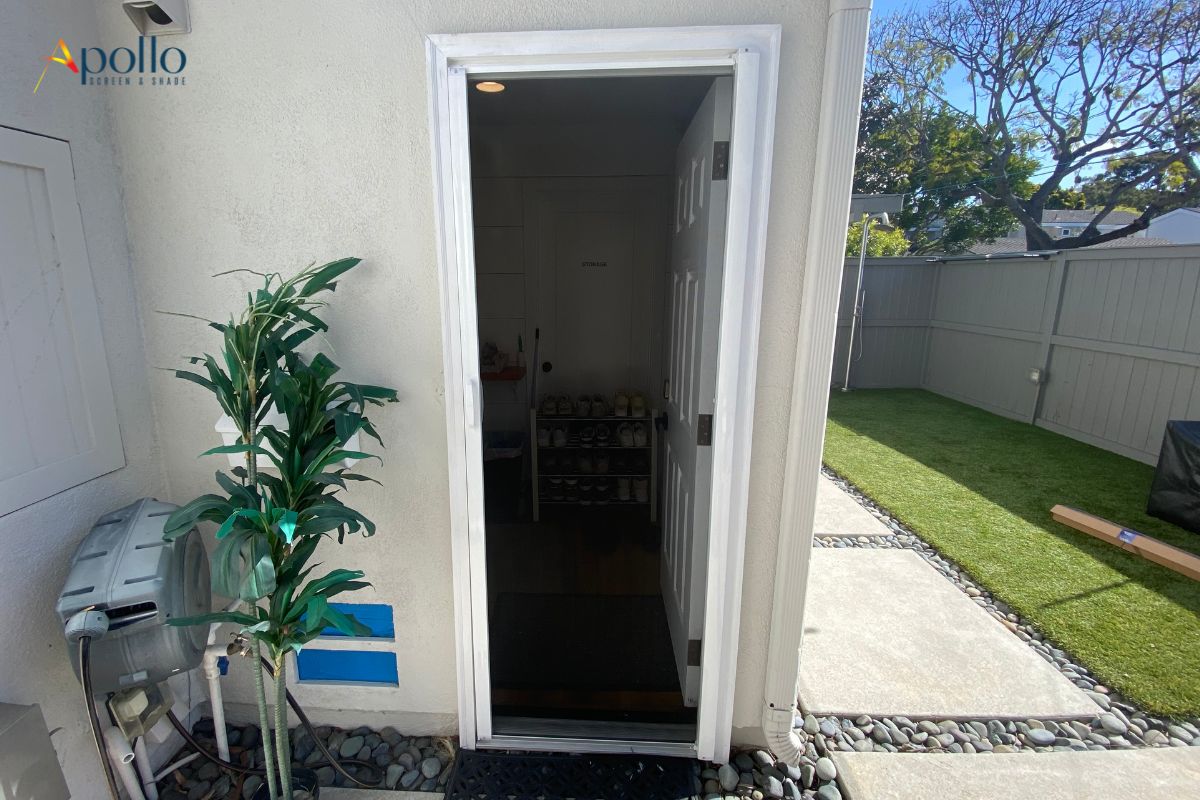 Huntington Beach Single Retractable Screen8.jpg